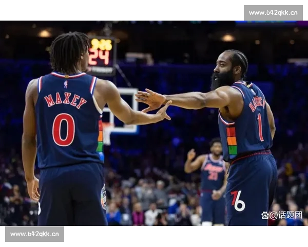 篮球赛后复盘：深入分析关键时刻决策与球员表现，解读胜负背后的战术与心态